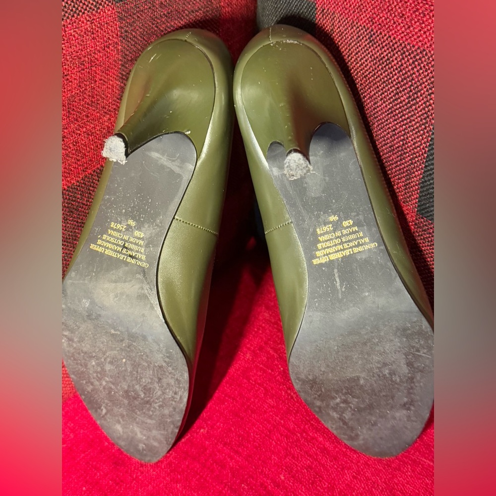 New Port News vintage olive green 3” heels size 9.5 - Picture 4 of 7